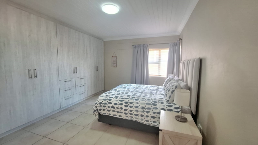 3 Bedroom Property for Sale in Stilbaai Wes Western Cape